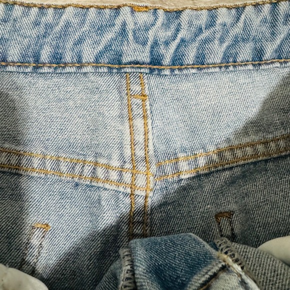 Bohemian Distressed Denim Shorts Daisy Embroidered Cutoff Raw Hem Light Wash L - Picture 3 of 11